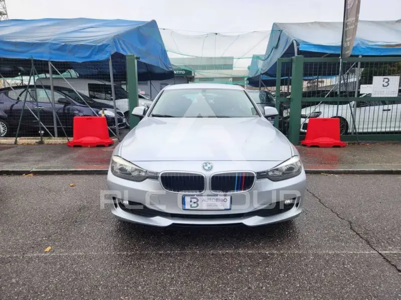2013 BMW 318