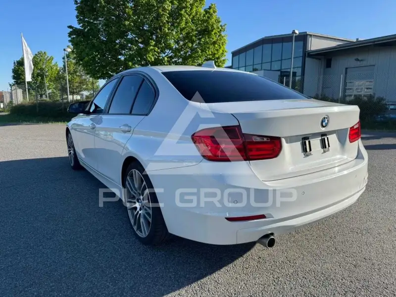 2013 BMW 318