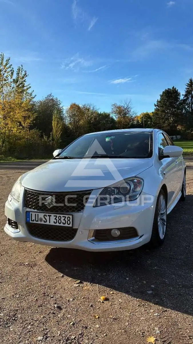 2013 Suzuki KIZASHI
