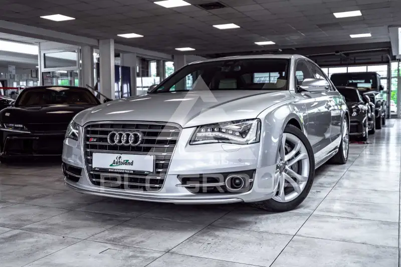 2013 Audi S8