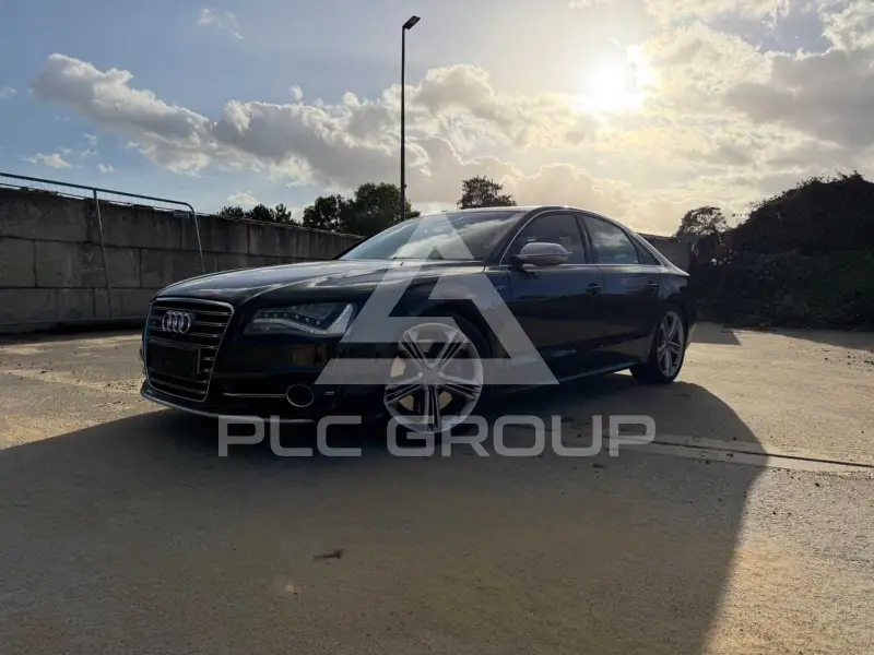 2013 Audi S8