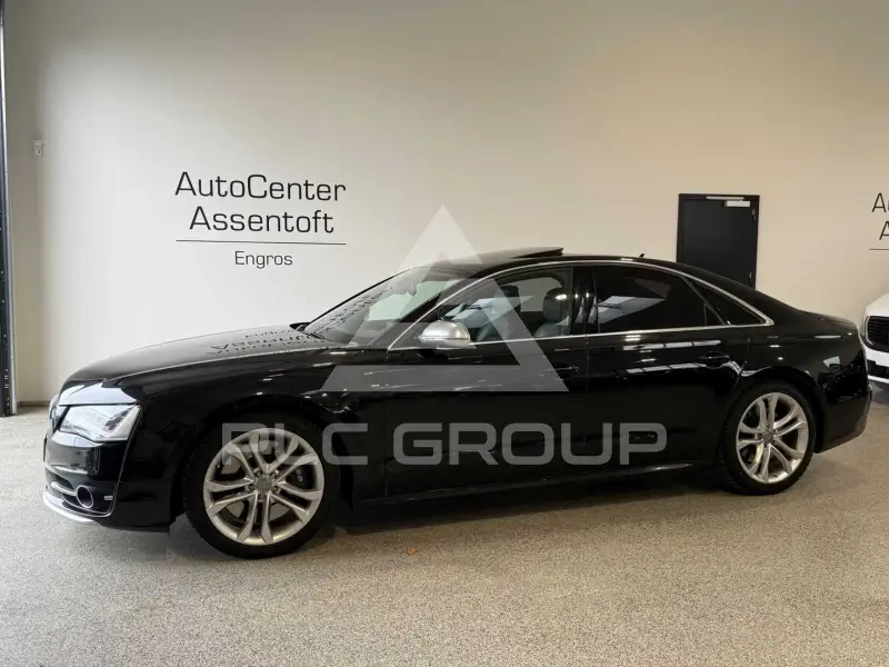 2013 Audi S8