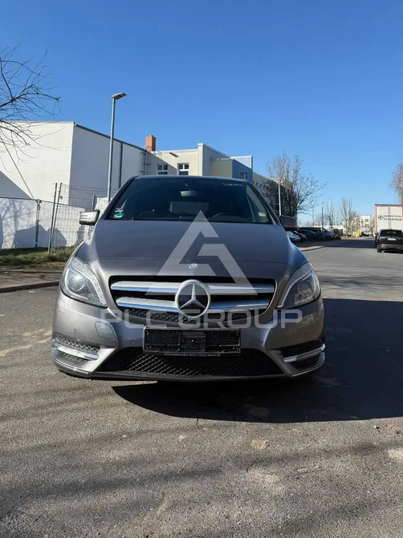 2013 Mercedes Benz B 220