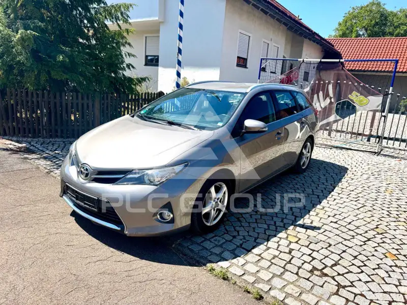 2013 Toyota AURIS