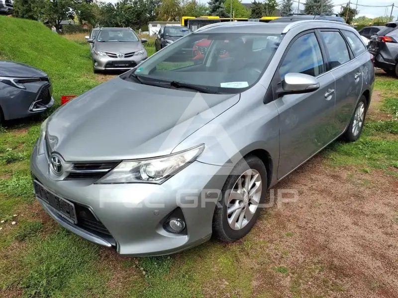 2013 Toyota AURIS