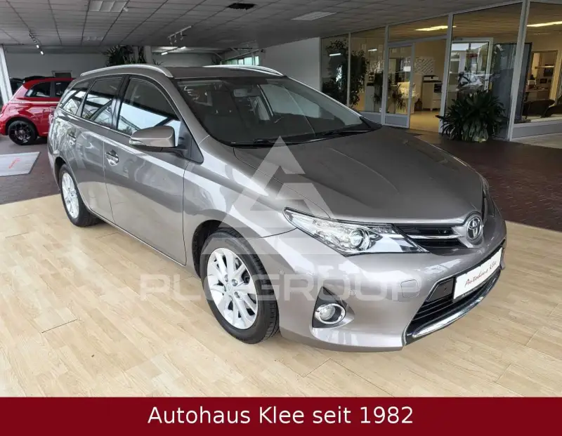 2013 Toyota AURIS