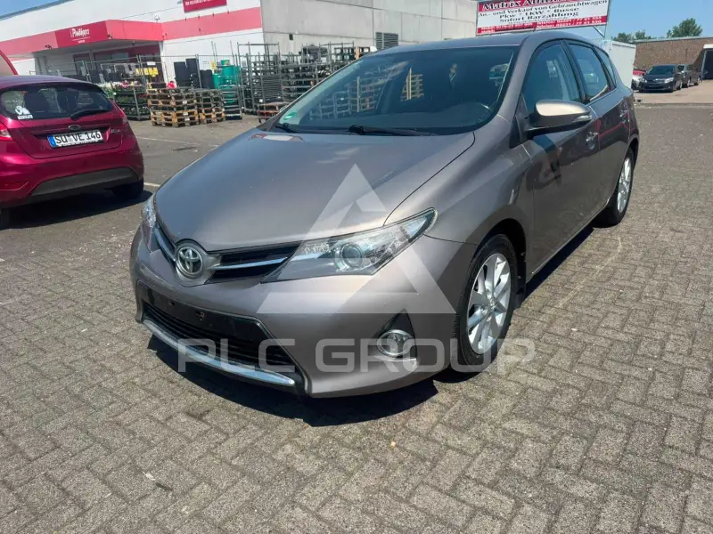 2013 Toyota AURIS