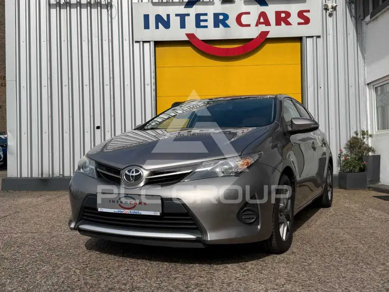 2013 Toyota AURIS