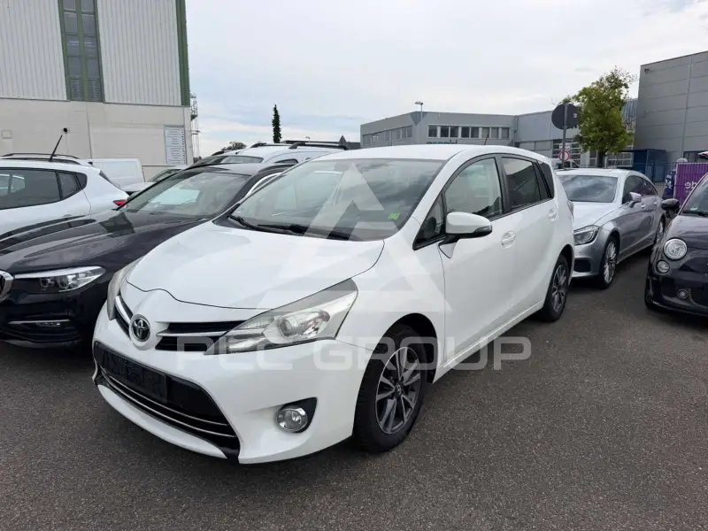 2013 Toyota VERSO