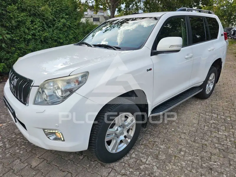 2013 Toyota LAND CRUISER
