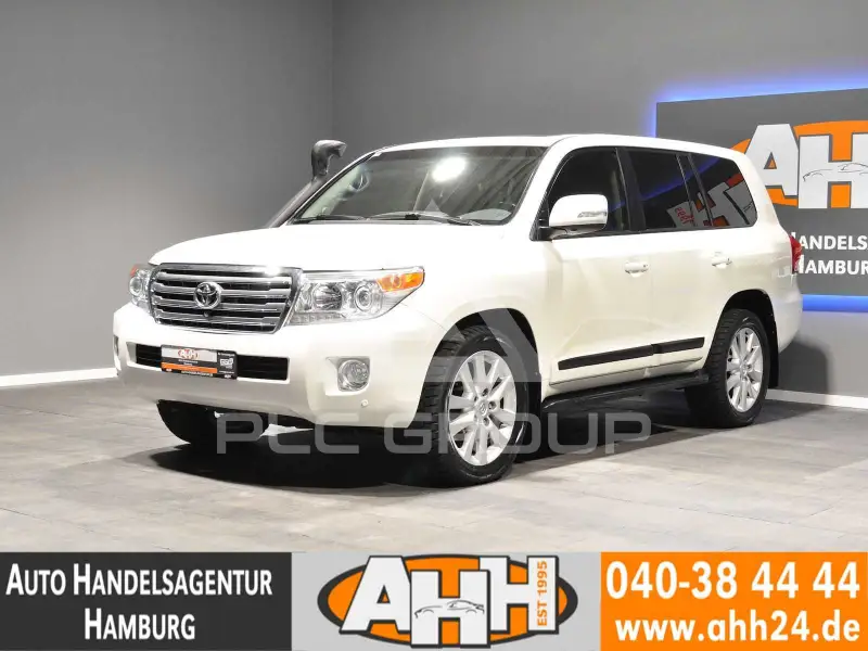 2013 Toyota LAND CRUISER