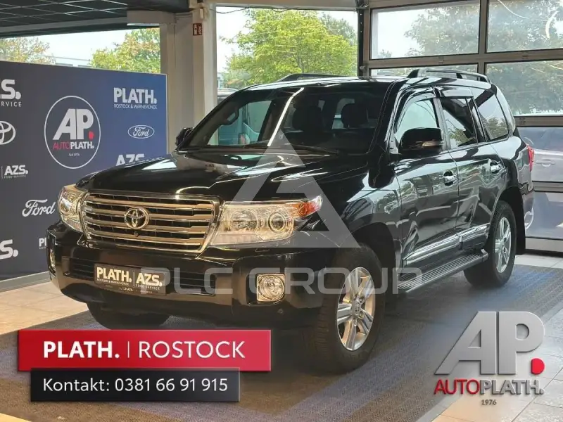 2013 Toyota LAND CRUISER