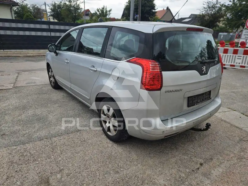 2013 Peugeot 5008