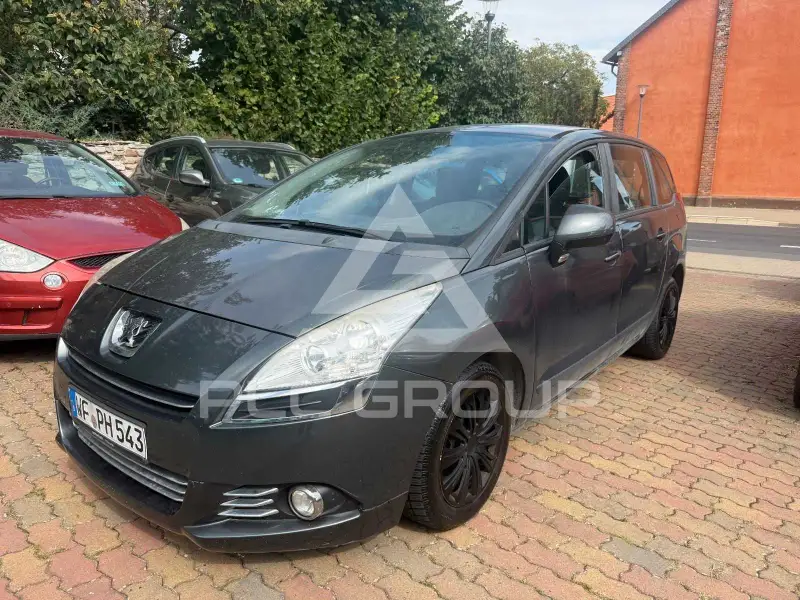 2013 Peugeot 5008