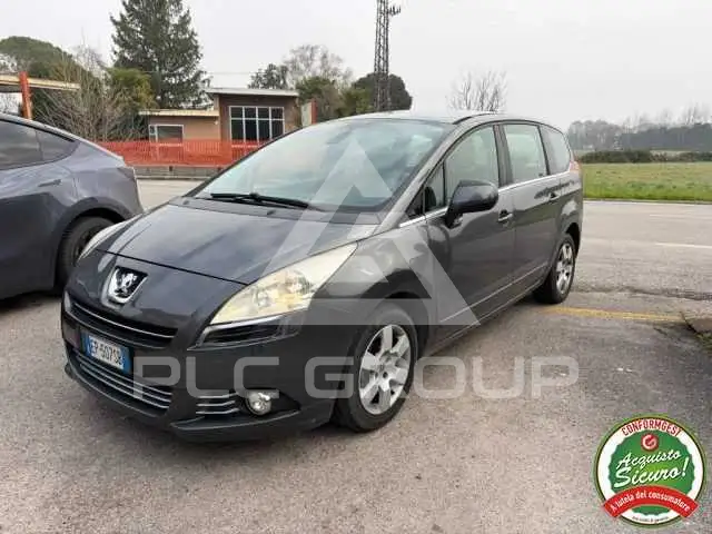 2013 Peugeot 5008