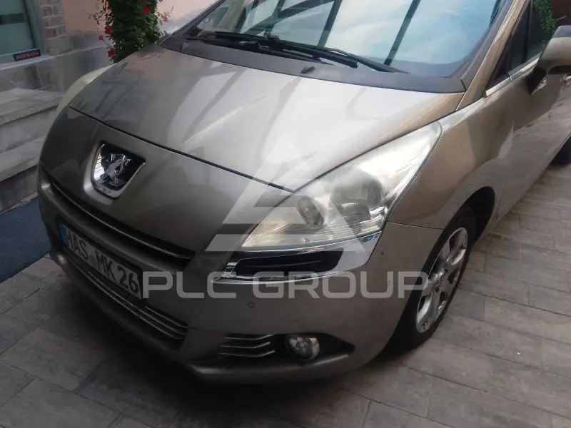 2013 Peugeot 5008