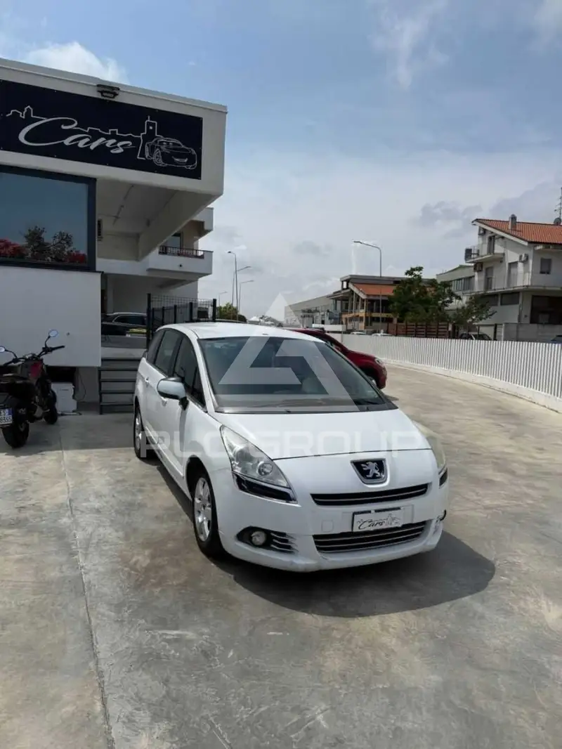 2013 Peugeot 5008