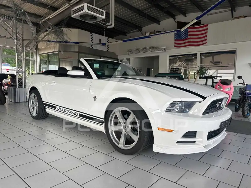 2013 Ford MUSTANG