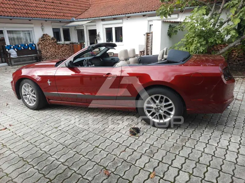 2013 Ford MUSTANG