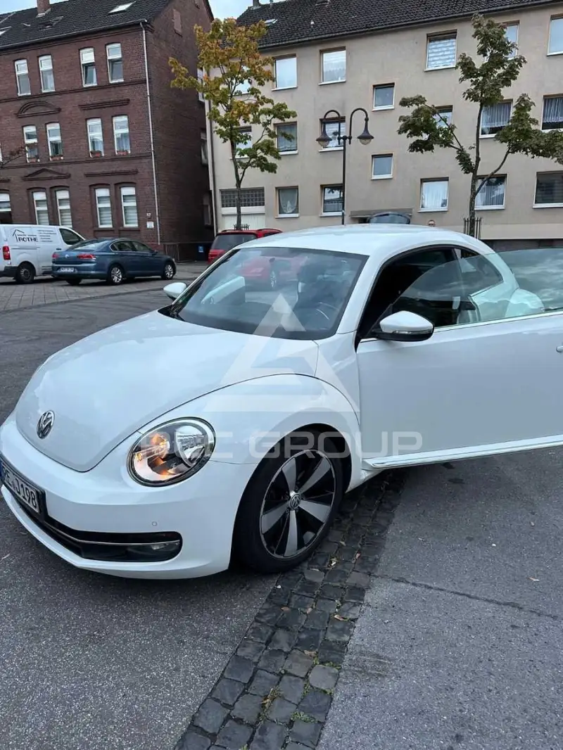 2013 Volkswagen BEETLE