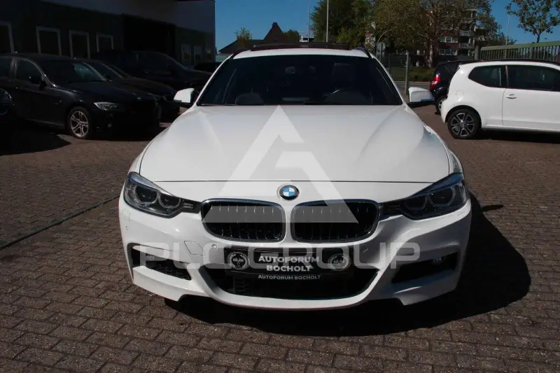 2015 BMW 318