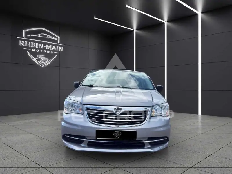 2014 Lancia Voyager