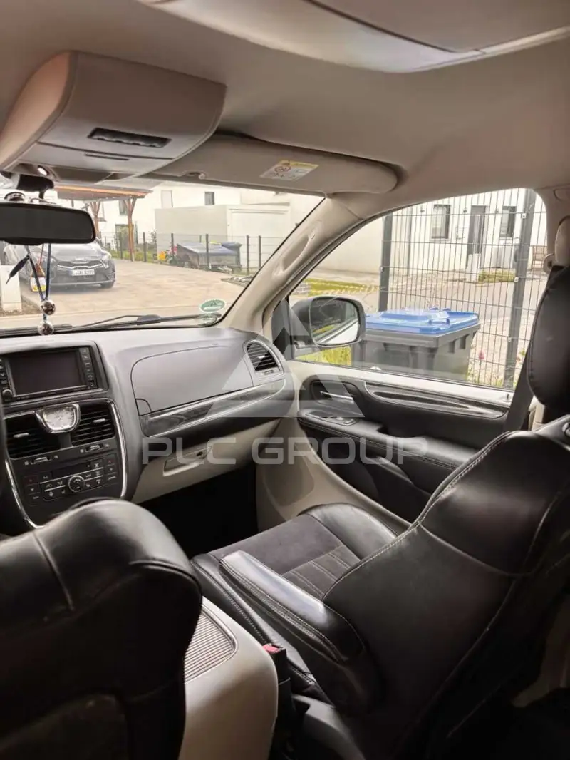 2014 Lancia Voyager