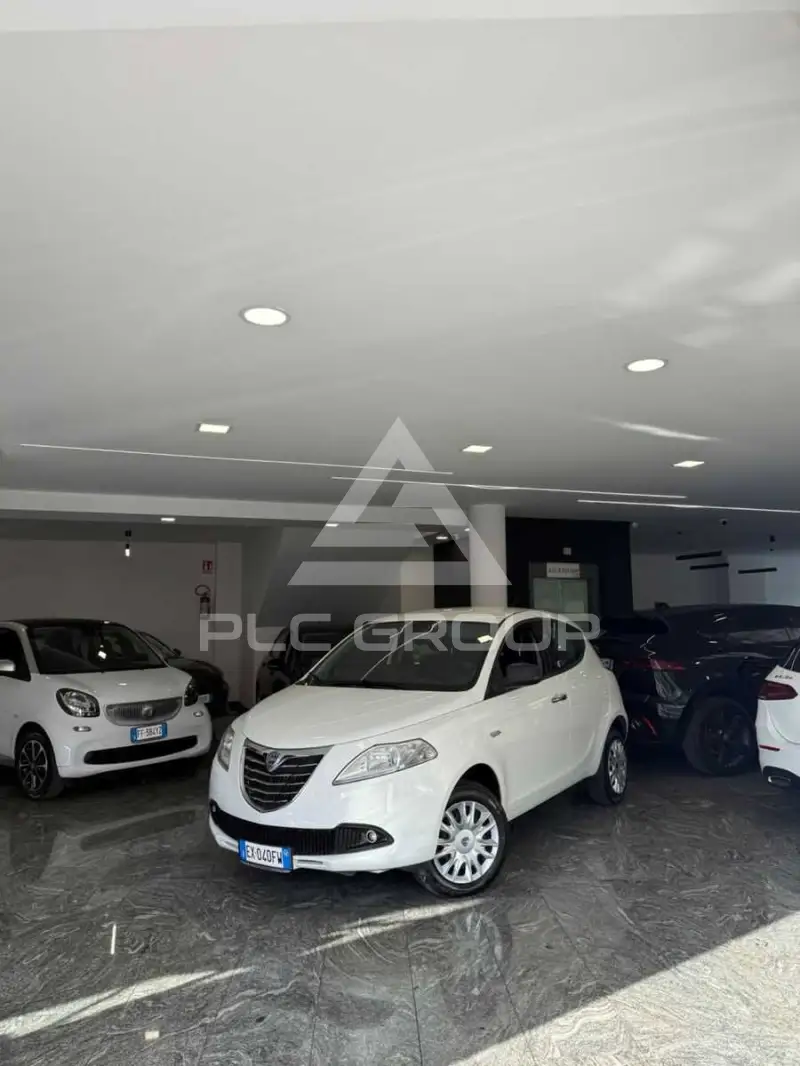 2014 Lancia YPSILON