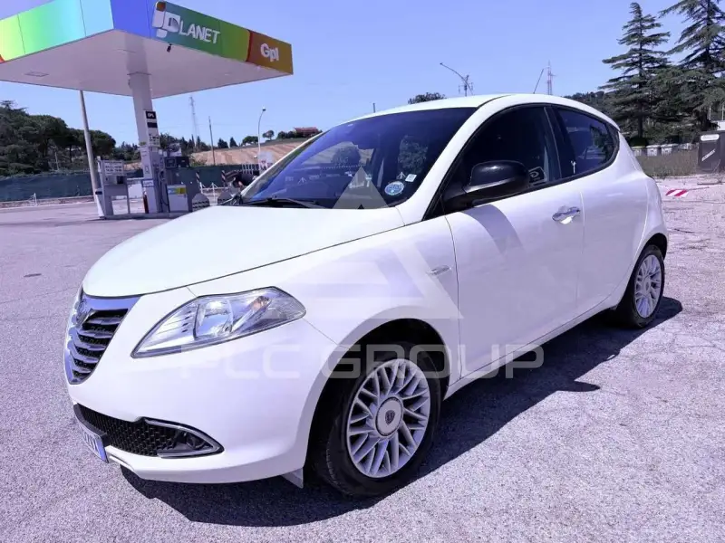 2014 Lancia YPSILON