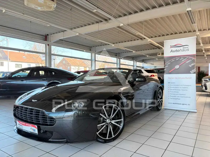 2014 Aston Martin V8