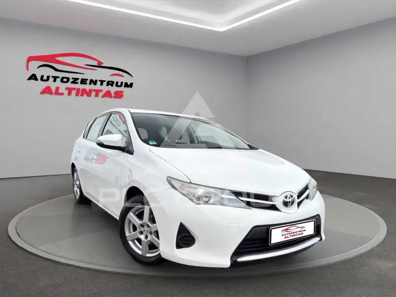 2014 Toyota AURIS