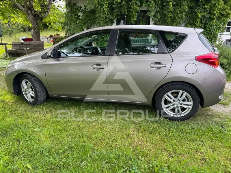 2014 Toyota AURIS