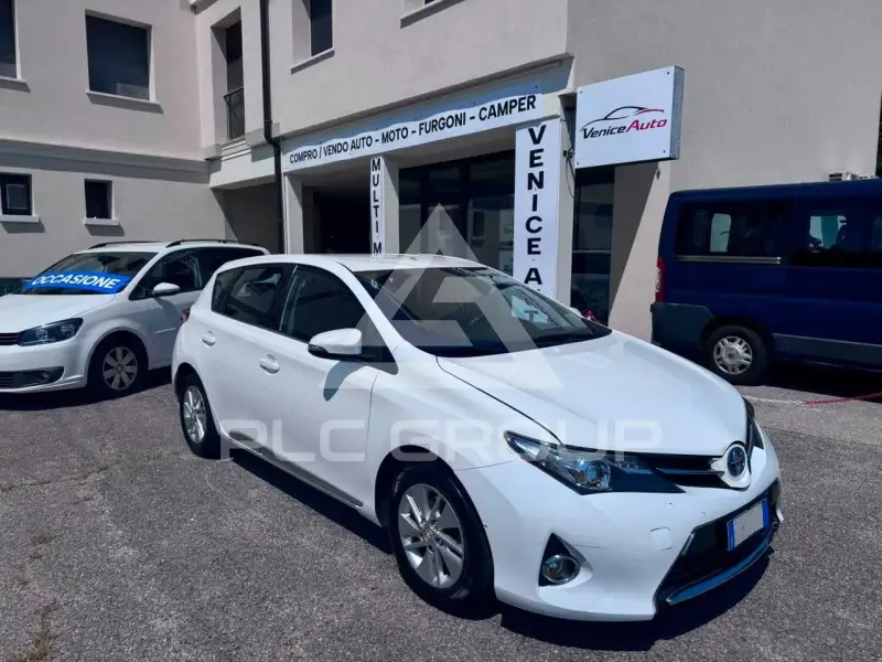 2014 Toyota AURIS