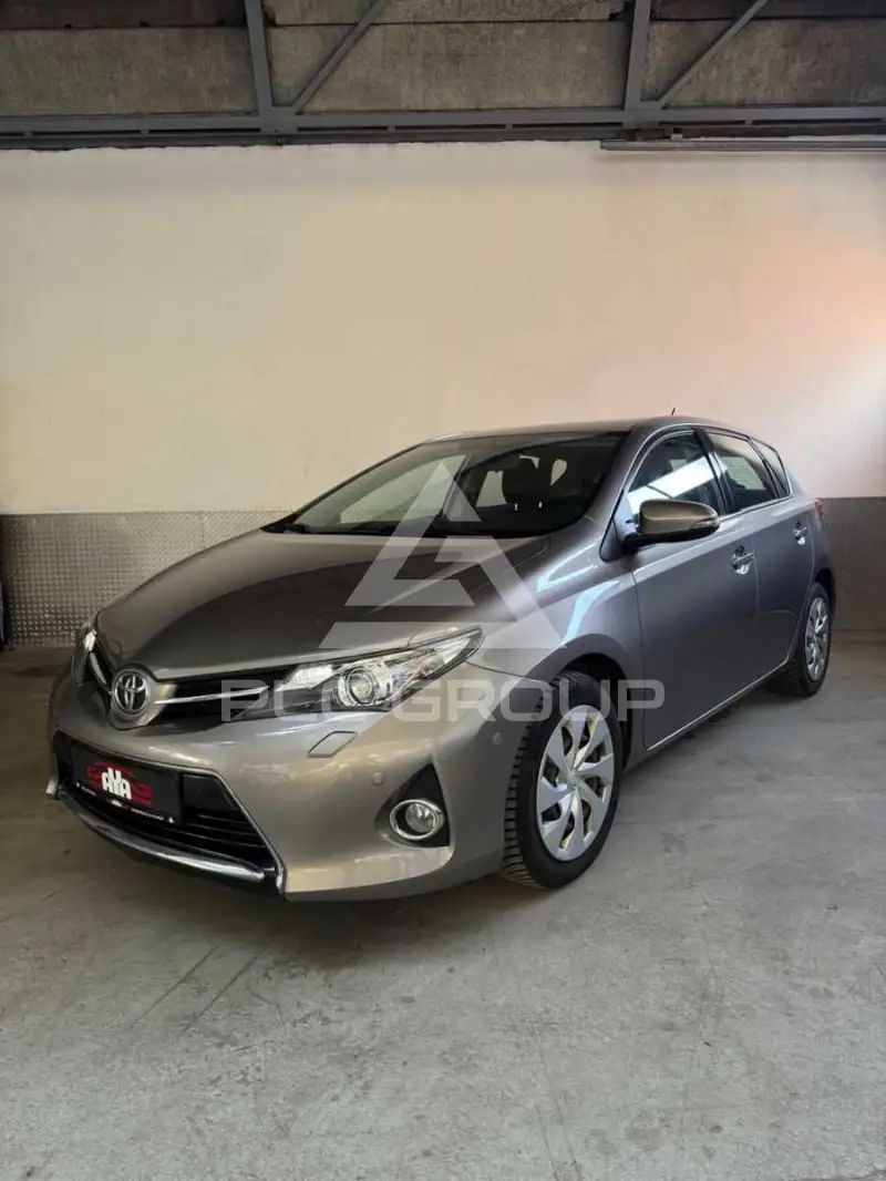 2014 Toyota AURIS