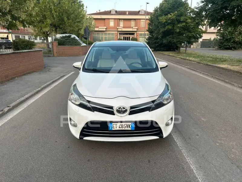 2014 Toyota VERSO
