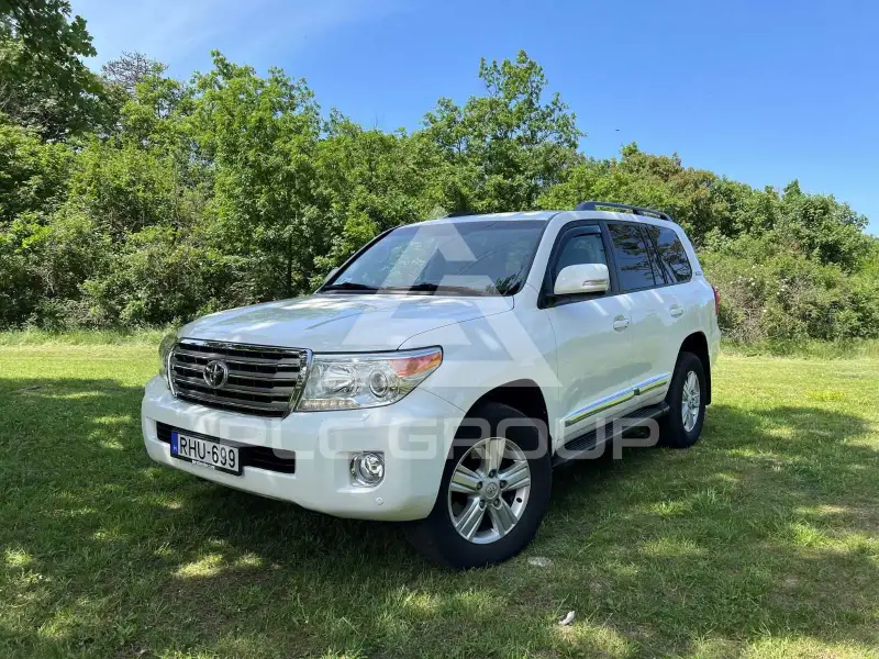 2014 Toyota LAND CRUISER