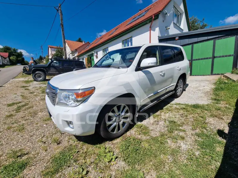 2014 Toyota LAND CRUISER