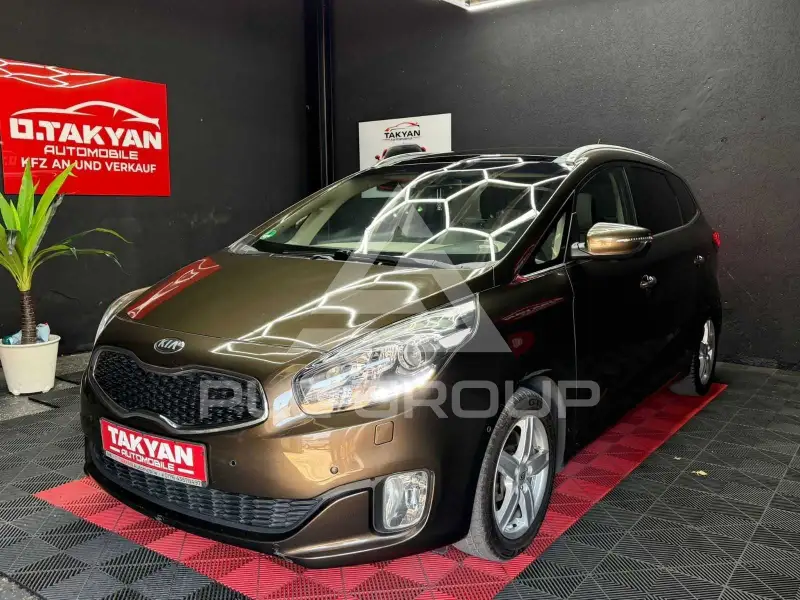 2014 KIA Carens