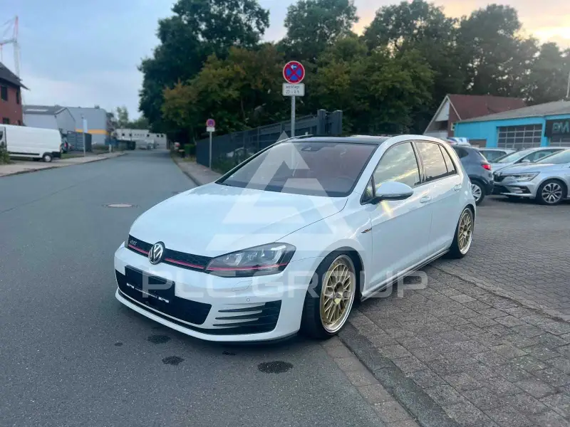 2014 Volkswagen GOLF