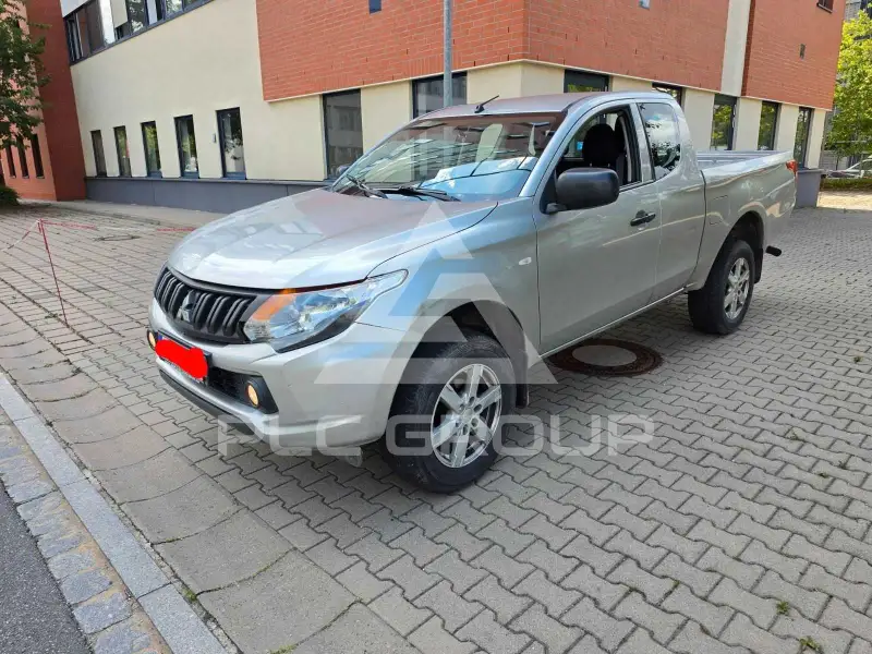 2015 Mitsubishi L200