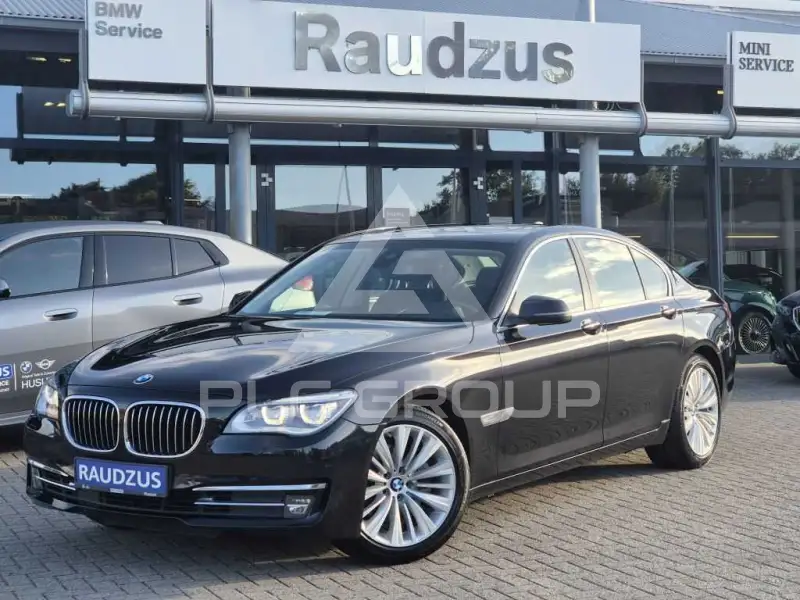 2015 BMW 740
