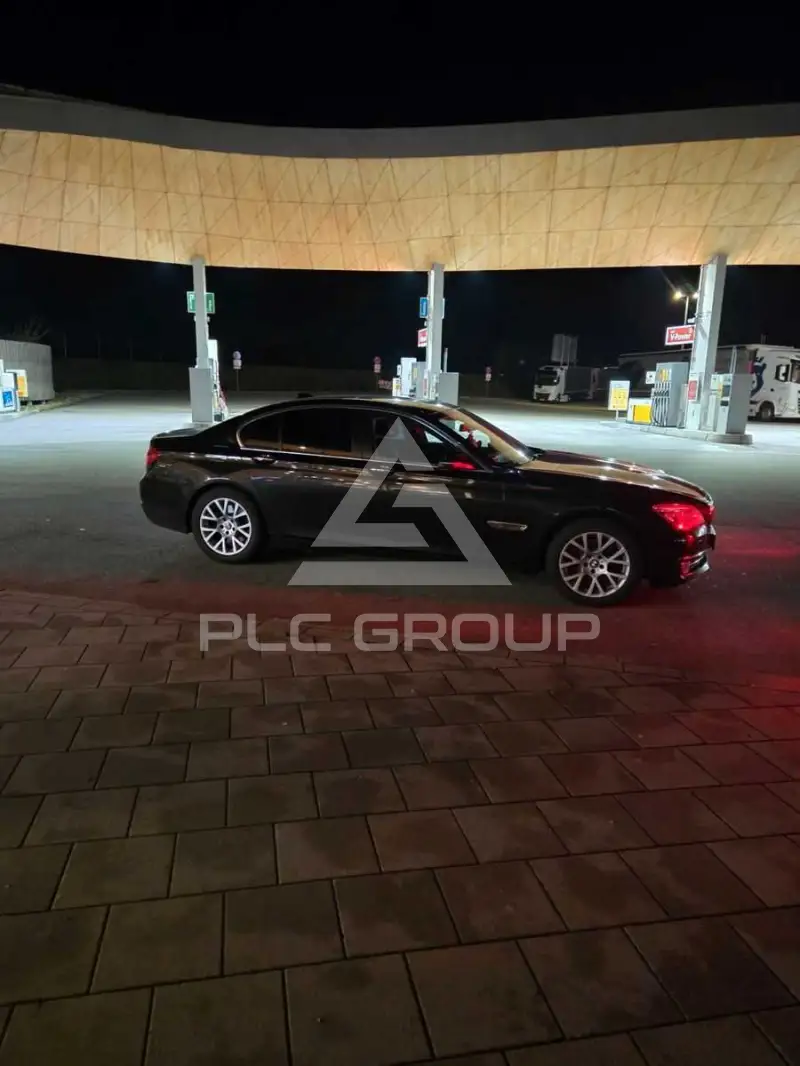 2015 BMW 740