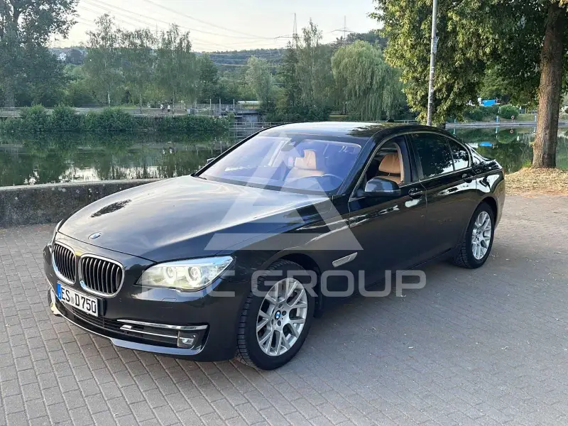 2015 BMW 750