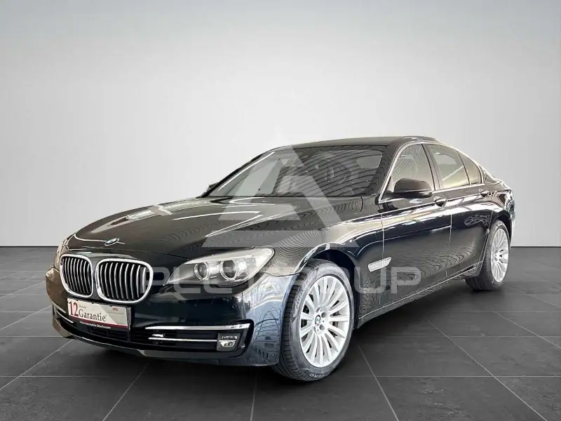 2015 BMW 750