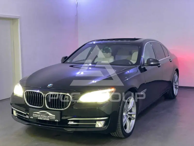 2015 BMW 750