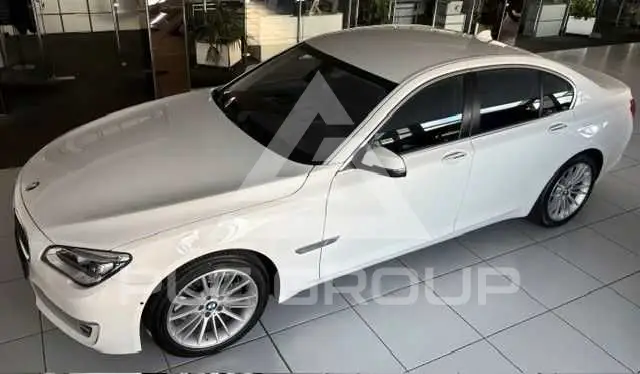 2015 BMW 750