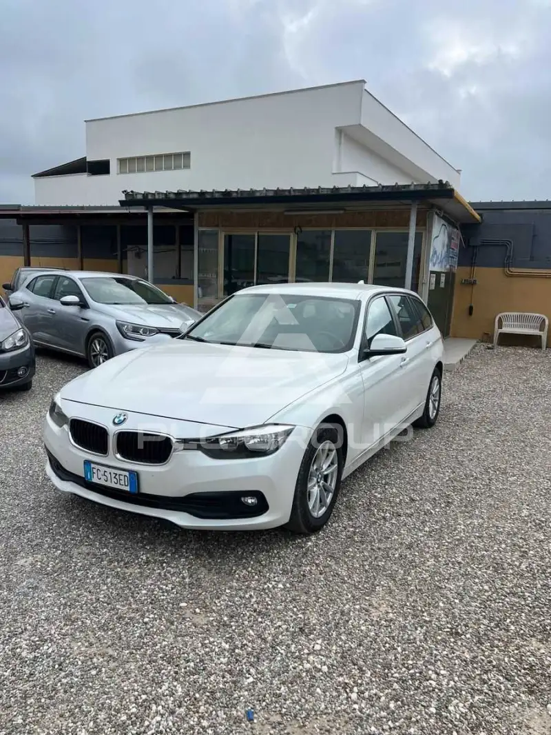 2015 BMW 320