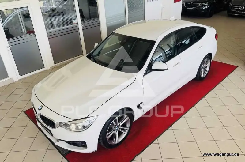 2015 BMW 320