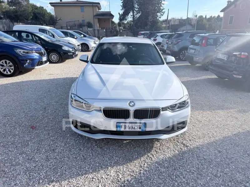 2015 BMW 320