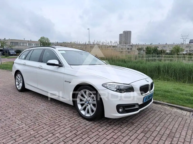 2015 BMW 520
